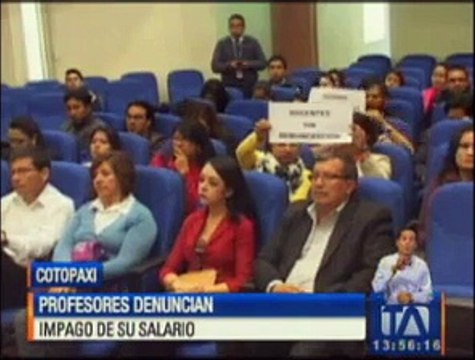 Docentes denuncian el impago de su salario