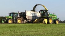 Gras Hakselen 2011 : Loonbedrijf Houten in Cadier en Keer met John Deere 7450i en John Dee