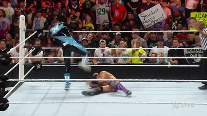 Star Dust slaps Stephen Amell in Spectator  - Raw, Aug. 10, 2015