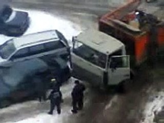 Видео ДТП Камаз стукнул машину в городе Орле Город Орёл 2010 год