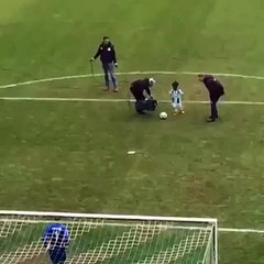 This boy goes full Cristiano Ronaldo