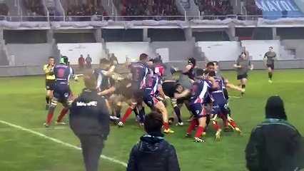 L'énorme bagarre entre le Rugby Club de la Marine Nationale et la Royal Navy