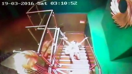 Insólito: discoteca publica vídeo de la caída de un cliente