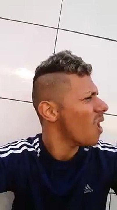 eu ia fazer o video das meninas que vão pra igreja dia de samana e final de semana vão pras festas mais atrapalharam a creche do movey