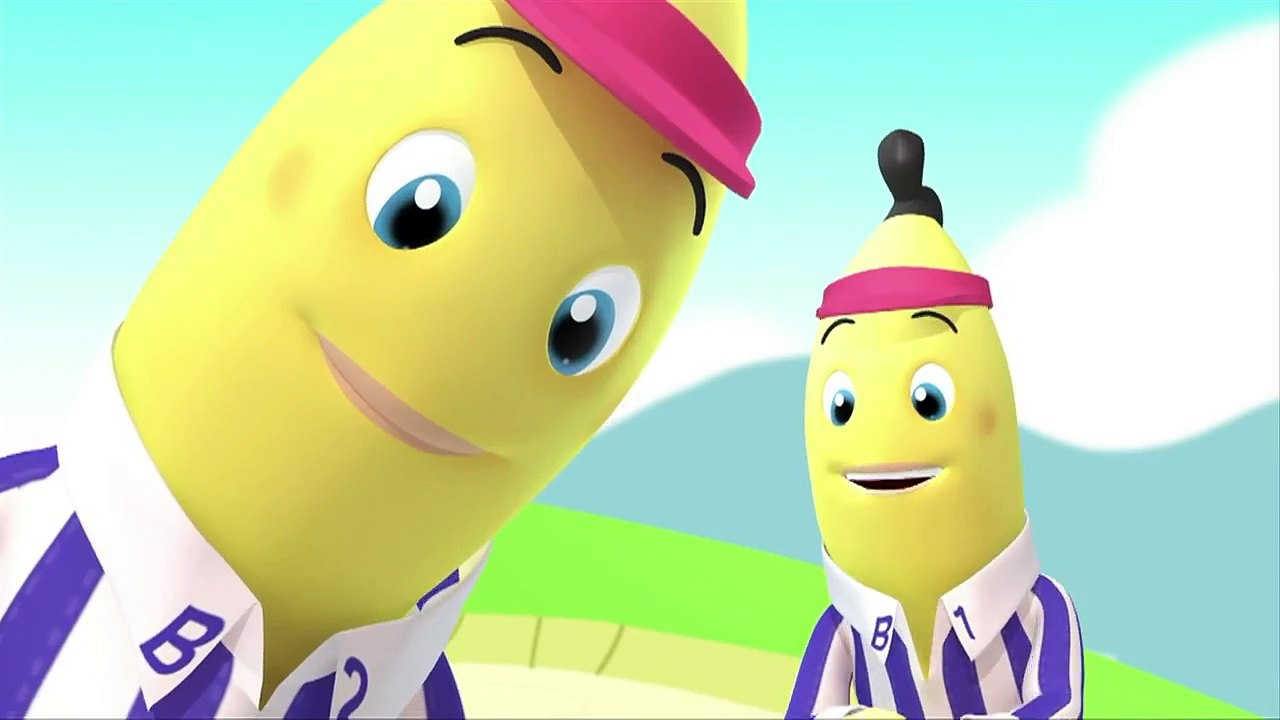 Digging at the Beach | Bananas in Pyjamas