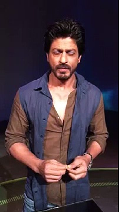 Shah Rukh Khan Wishing Happy Holi To All Fans Of Bollywood Movies (FULL HD)