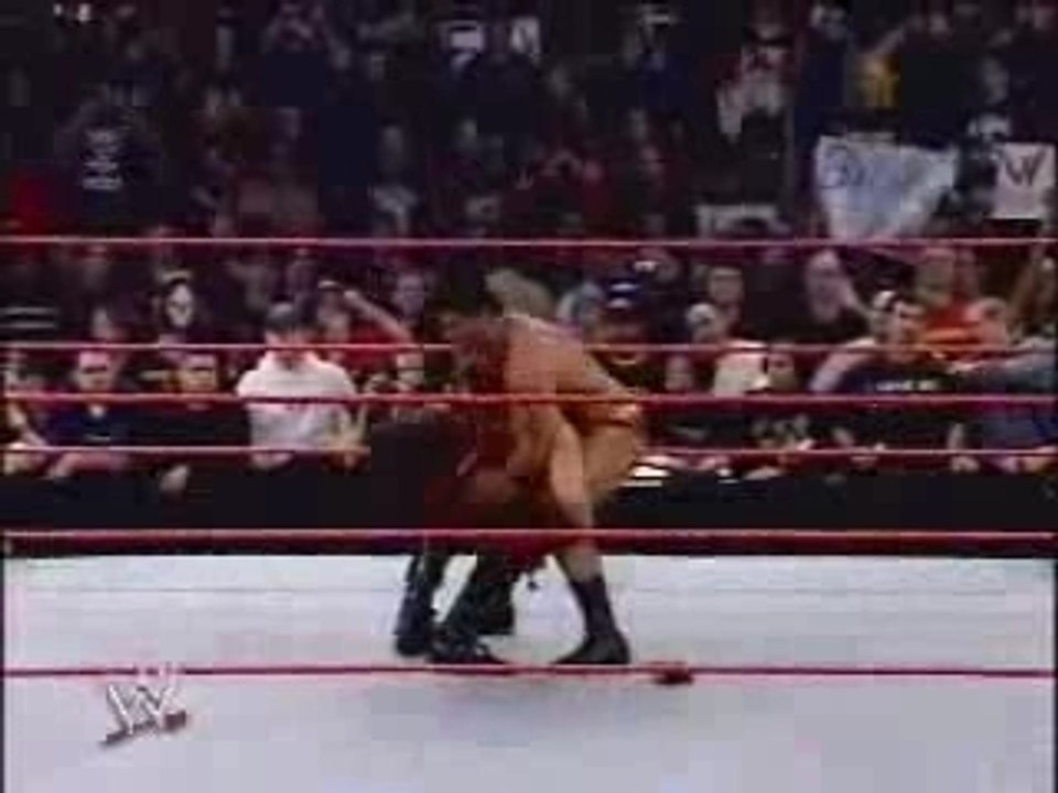 Wwe raw - batista attacks kane