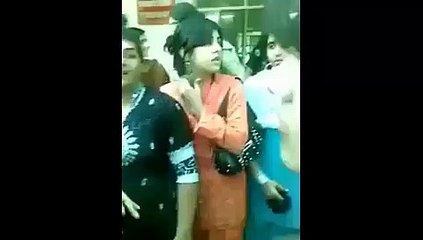 OMG ! Girls Don't Bear other Girls-Top Funny Videos-Top Funny Pranks-Funny Fails