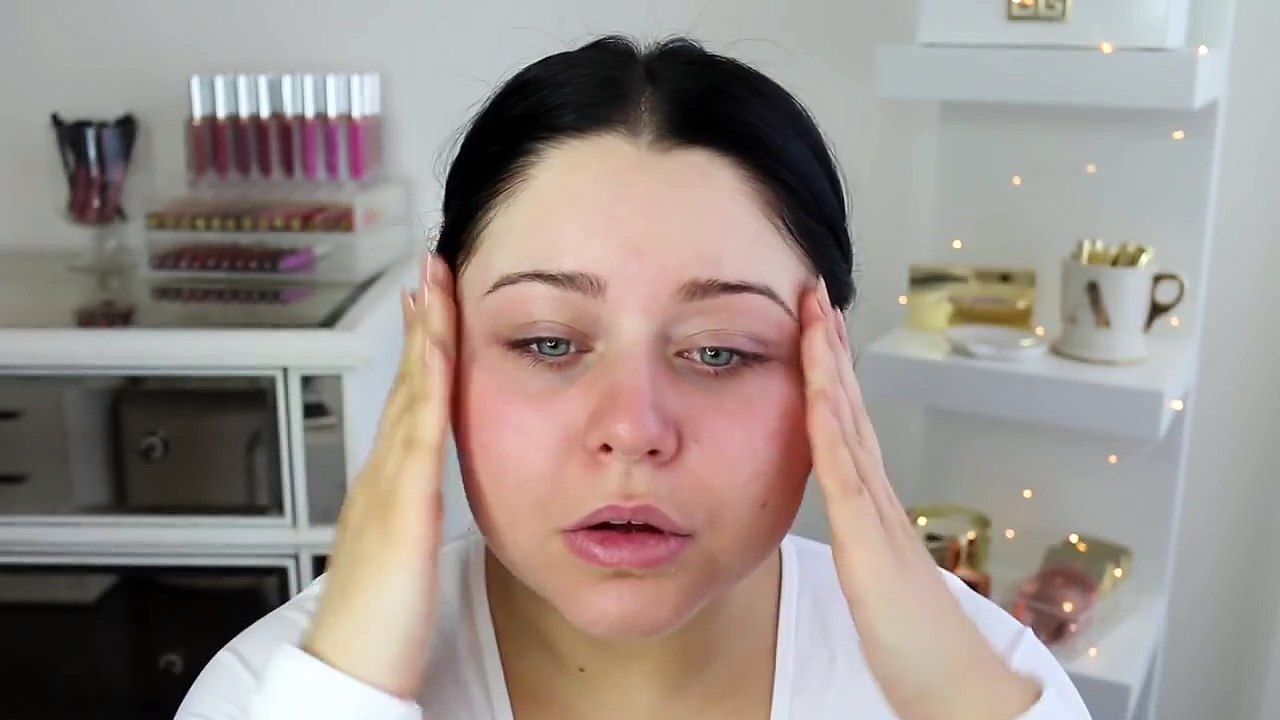 Black Smokey Cat Eye + Kylie Lip Kit Makeup Tutorial