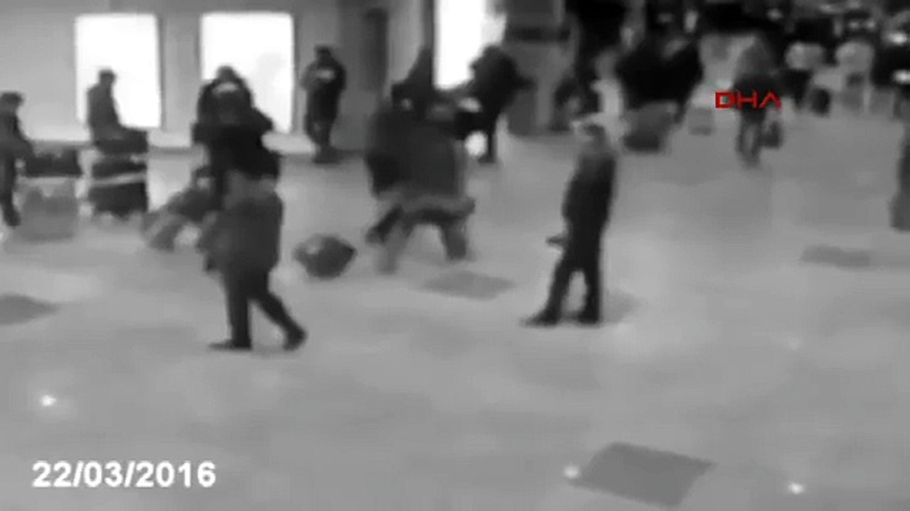 BRÜKSEL'DE PATLAMA ANI