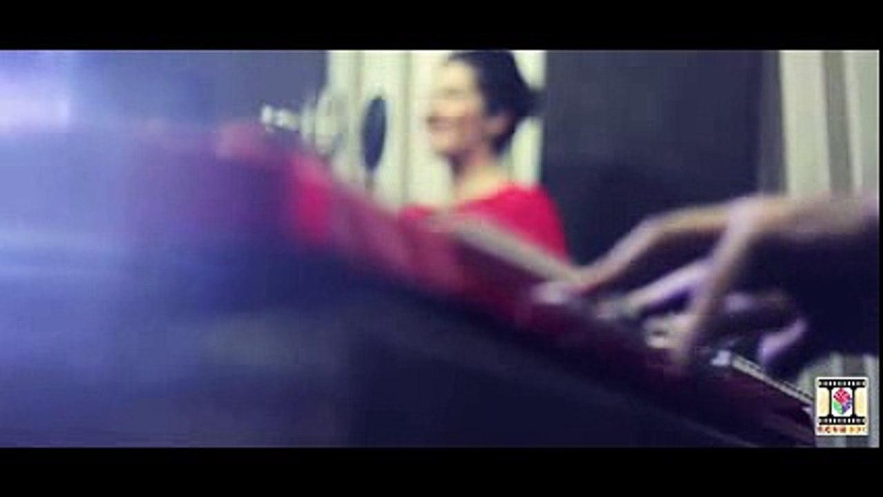 ROMANTIC MEDLEY 2 - OFFICIAL VIDEO - SARMAD QADEER & FARHANA MAQSOOD - +92087165101
