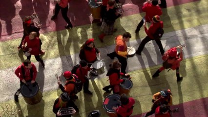 Les Scarabées d'Ens'Batucada au Carnaval de Paris