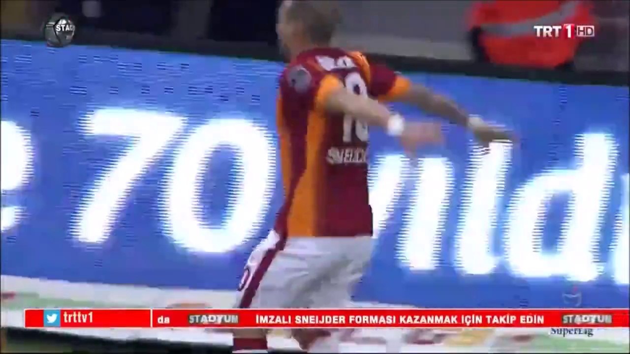 Wesley Sneijder'in iki muhteşem füzesi