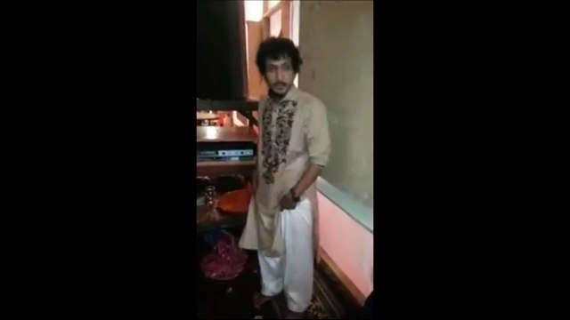 L'exorciste en vrai. Il peut tourner sa tête à 180°