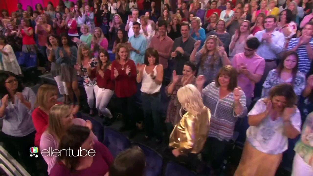 Zara Larsson Performs Never Forget You with MNEK