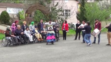 Hayırseverlerden Tekerlekli Sandalye Yardımı