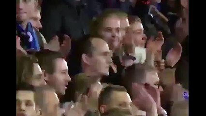 OMAGGIO PER CRUIJFF MALATO,TUTTI IN PIEDI AL 14' COME IL NUMERO DELLA SUA MAGLIA