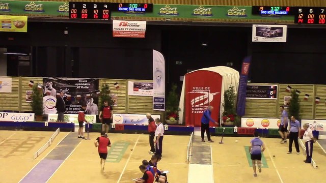 Troisième tour, tir rapide en double, Finale N4 Saint-Martin en Haut contre Le Puy, Sport Boules, Clermont-Ferrand 2016