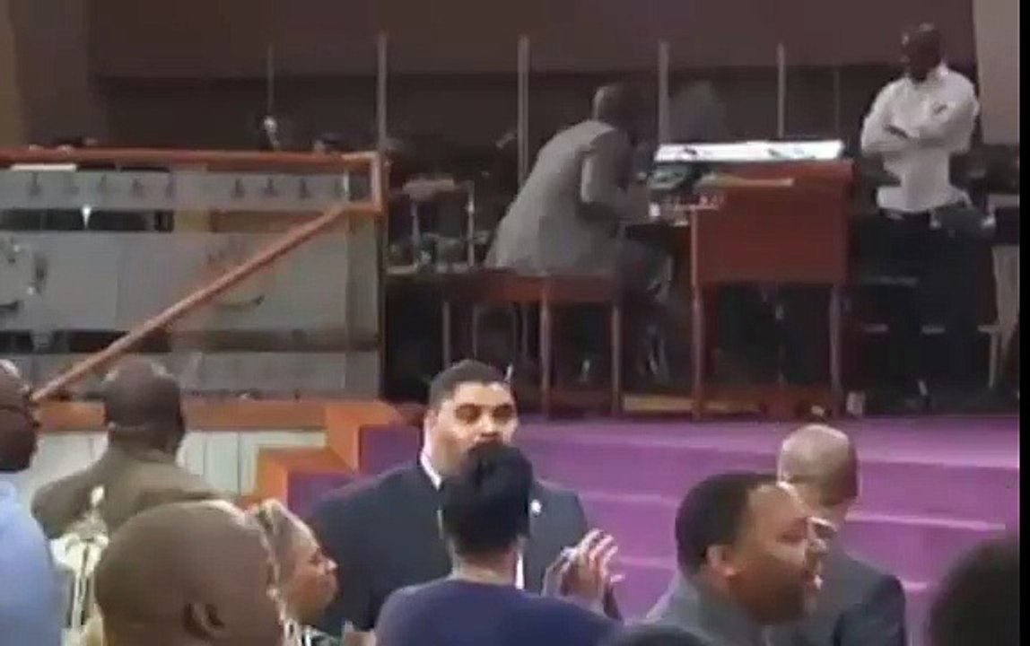 E. Dewey Smith Preaching and Praise Break at Power of God Convocation 2015