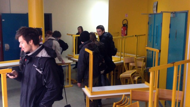 Loi El Khomri : blocage des étudiants au Campus d'Amiens