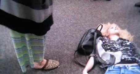 Fatih'te Genç Kadın Sokak Ortasında Kurşunlandı