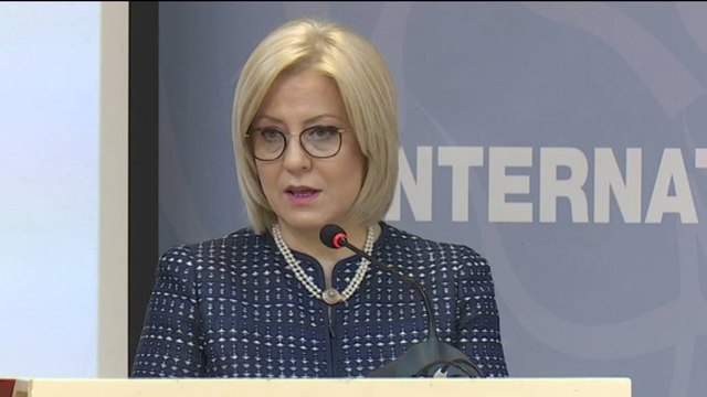 MINISTRJA NIKOLLA PRANON NIVELIN E DOBET TE MESUESVE,PREMTON KUALIFIKIMIN E TYRE LAJM
