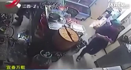 Une serveuse provoque un incendie dans un restaurant (Chine)