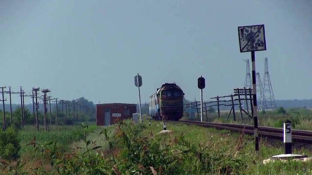 Тепловоз М62-1377 с дизель-поездом Д1-638 1 _ M62-1377 with D1-638 between 1