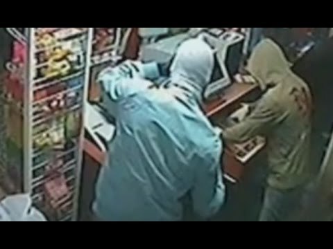 Ugento (Le) - 15 colpi in due anni, arrestata banda di rapinatori (24.03.16)