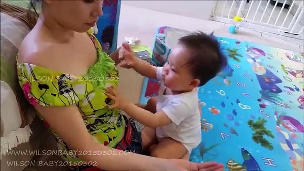 BREASTFEEDING WILSON BABY FREELY IN HIS OWN FEEDING STYLE DAY326 母乳