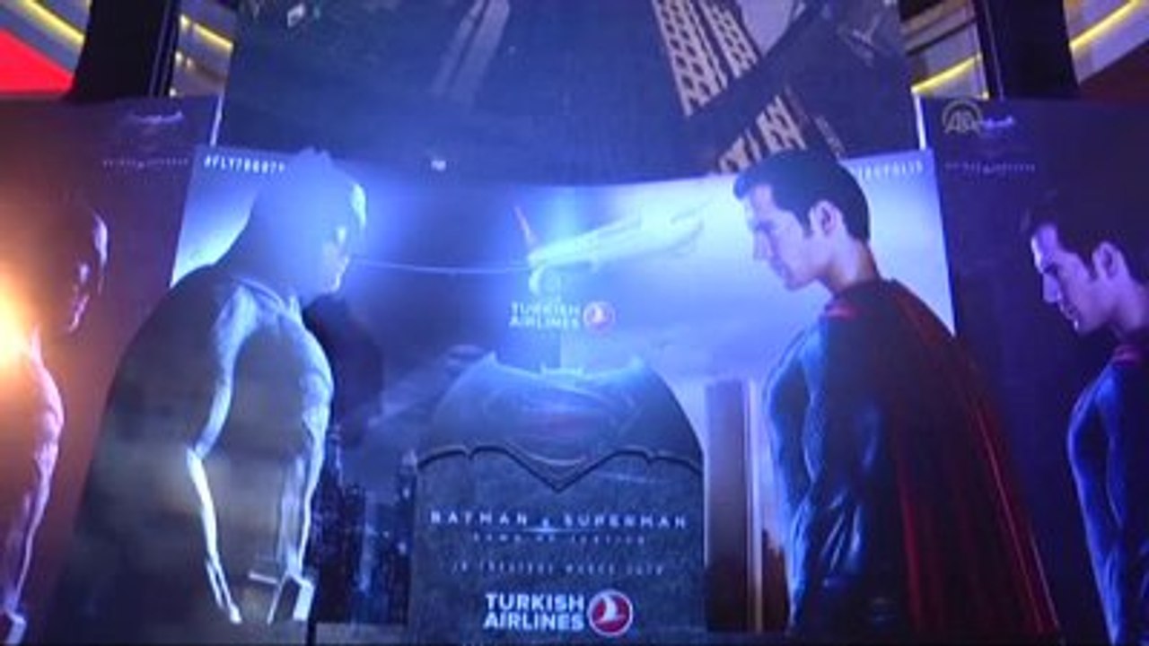 Batman Süpermen'e Karşı" Filminin Pakistan Prömiyeri Yapıldı