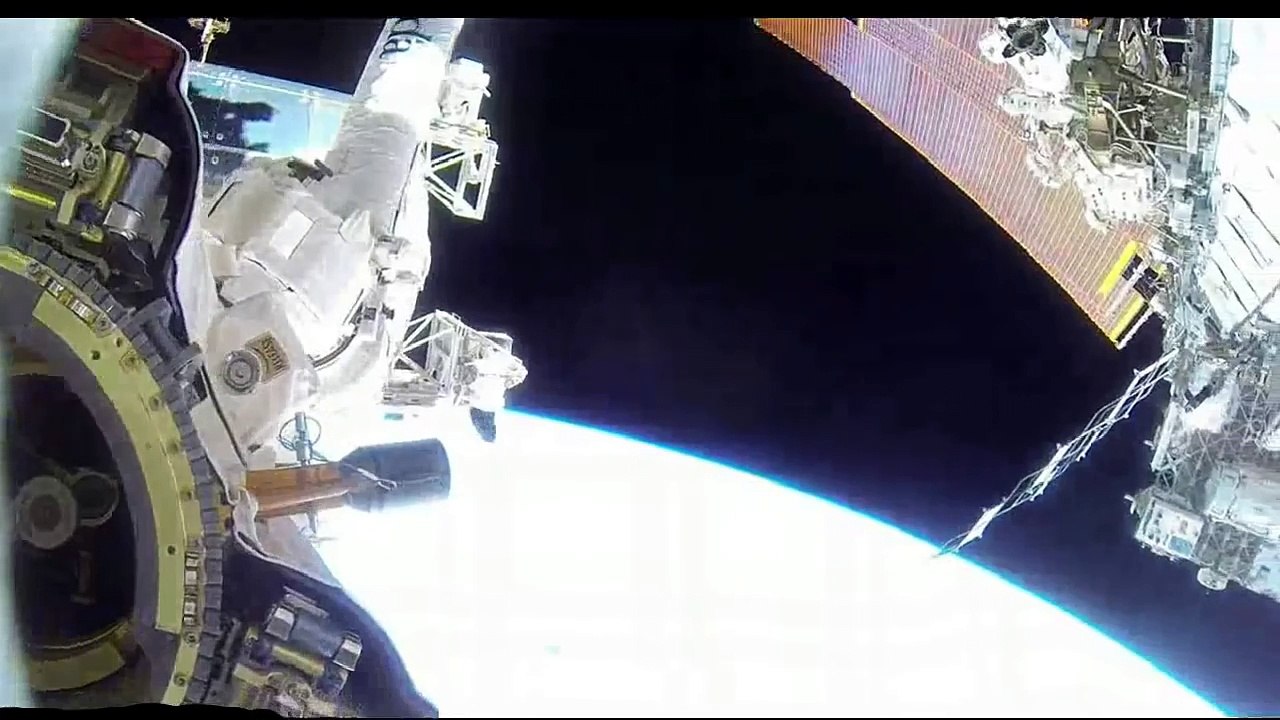 NASA UFO video Gopro in Space Ufo sighting New fast ufo Caught on Tape