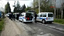 İncirliova - Uygulamadan Kaçan Otomobilin Çaptığı 2 Polis Yaralandı