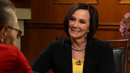 Marcia Clark reacts to 'The People v. O.J. Simpson' and Sarah Paulson's performance : Sneak Peek