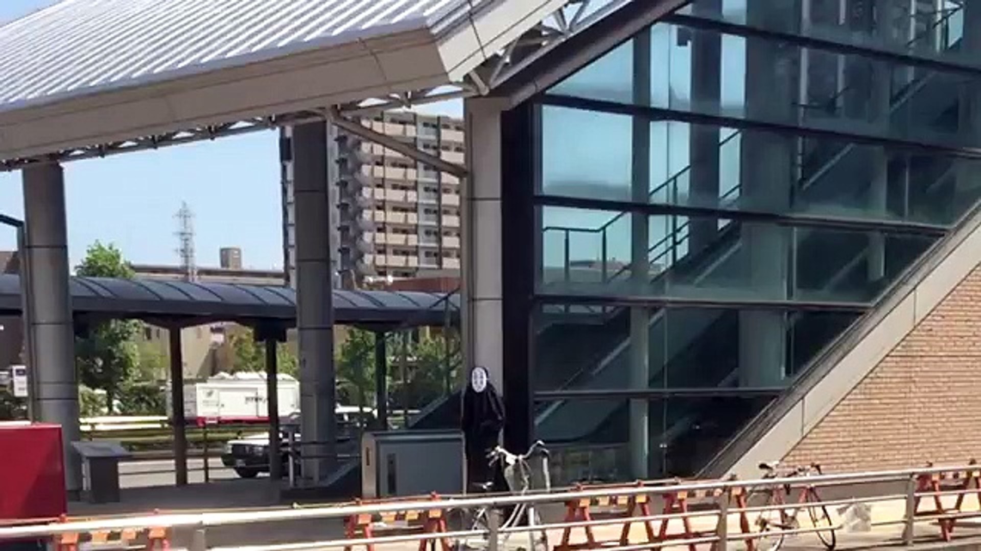 突然カオナシに迫られるドッキリ Dailymotion Video