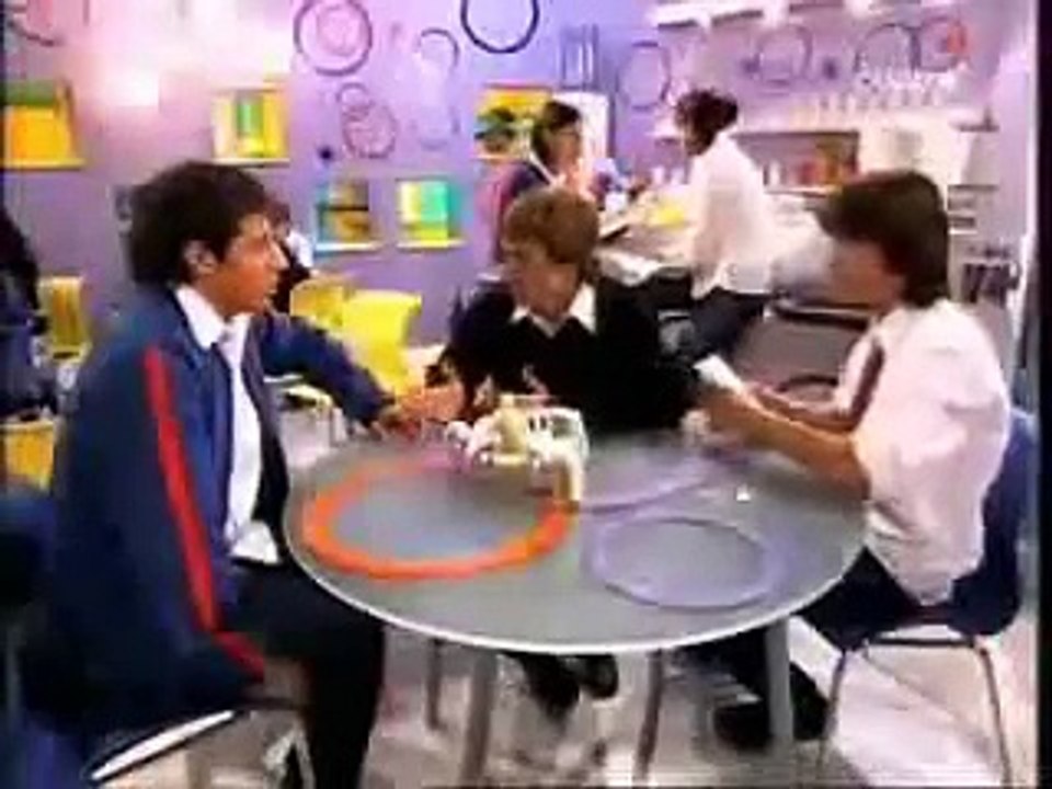 Tomás y su admiradora secreta (Rebelde way/Rebelde/Corazón rebelde/Rebelde way Portugal)