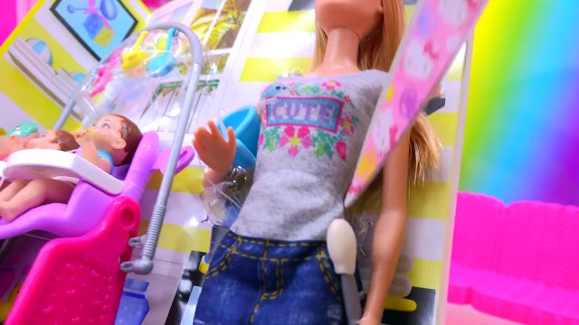 Barbie Babysitting Baby Twins Color Change Water Bath Play Video Babysitter Playset Cookie