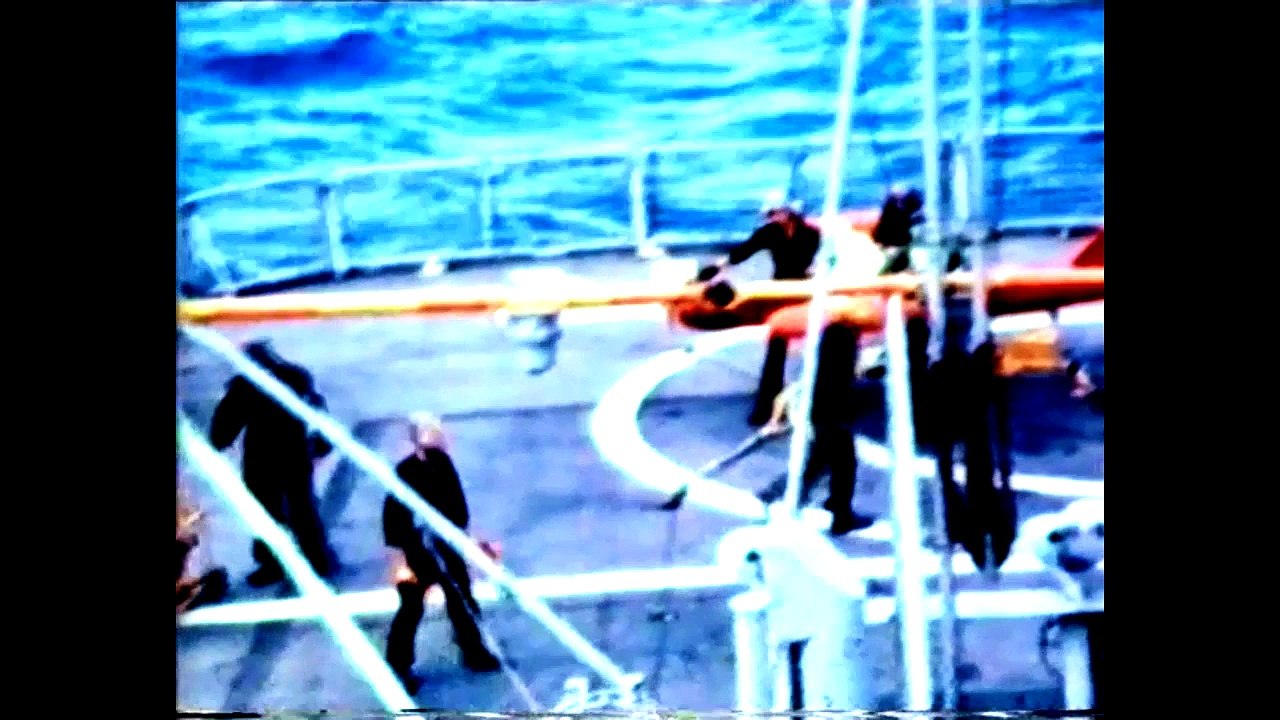 unseen falklands war footage Part 2 - The Battle begins / Sinking of the antelope