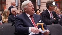 Deutschlands Altkanzler Helmut Schmidt stirbt im Alter von 96 Jahren