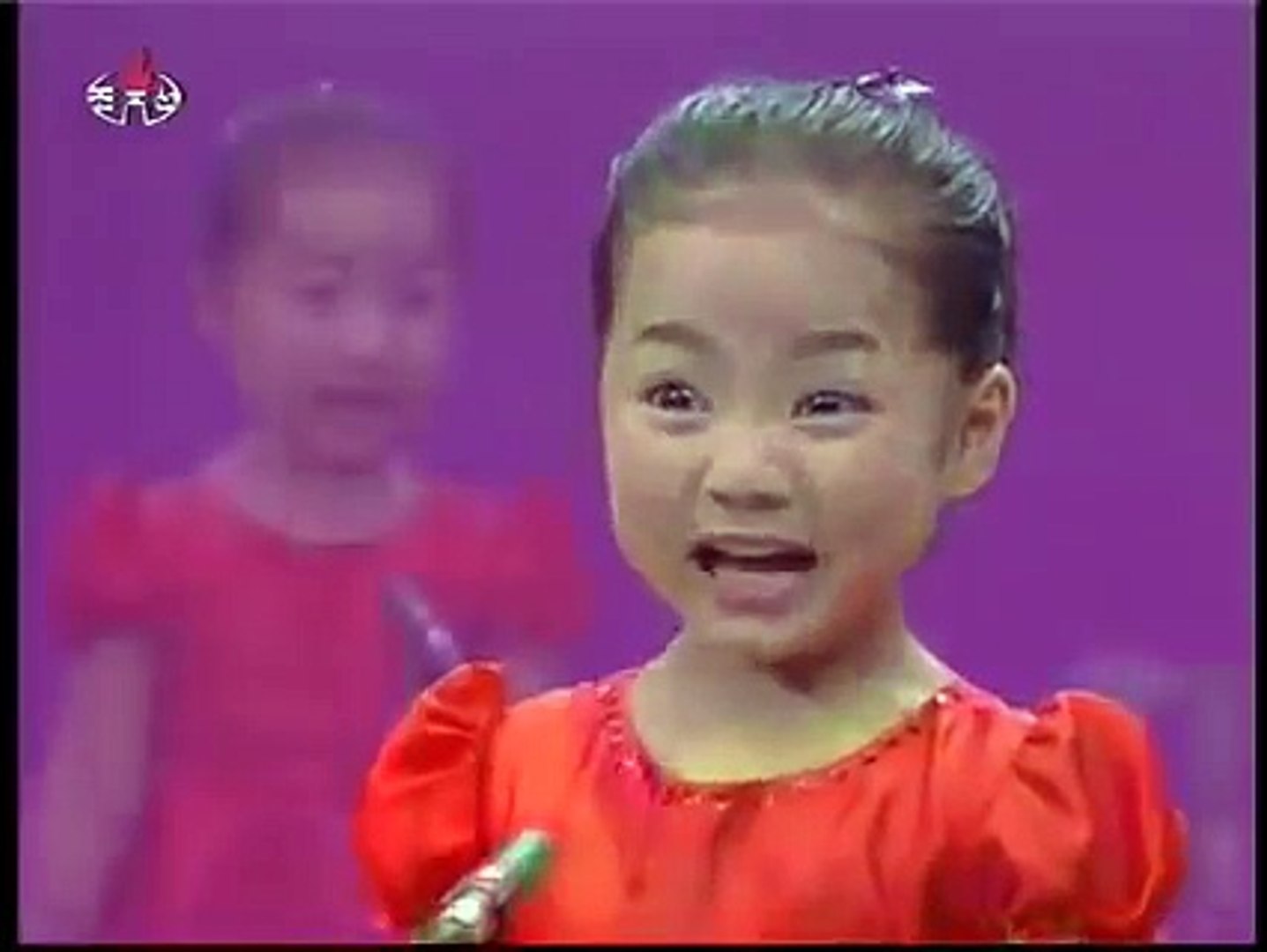 ⁣Cute Small Girl Sings Japanese Song on Stage -