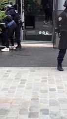 La vidéo du lycéen qui a reçu un coup de poing durant la manif