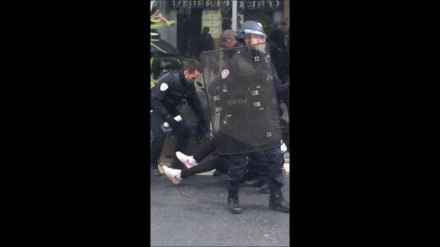 Violence de CRS au Lycée Bergson : Lycéen frappé au visage pendant les manifestations en France