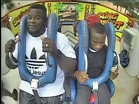 Il s'évanouit dans un manège à sensations !