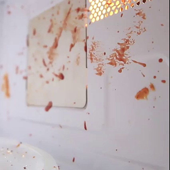 HOW TO CLEAN MICROWAVE WITH LEMON