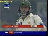 Shahid Afridi crazy 24 in 4 balls vs Harbhajan 'slapper' Singh, 4 consecutive SIXES!!