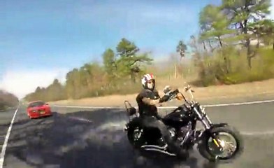 Mustang and Motorcyclist Play Cat and Mouse In This Epic Road Rage