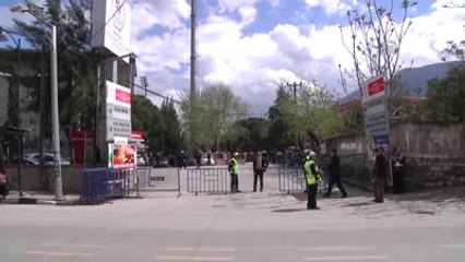 Başbakan Davutoğlu, Cuma Namazını Hatuniye Camisi'nde Kıldı