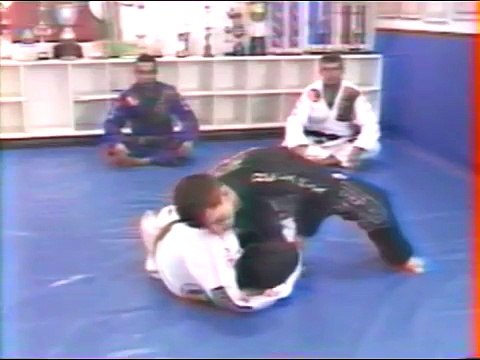 Ricardo De La Riva - Brazilian Jiu Jitsu tecniques 52