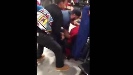 Bagarre générale à Foot Locker - vidéo Dailymotion