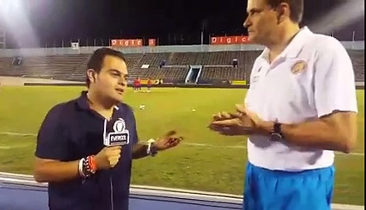 Aficionados respetuosos en vuelo charter